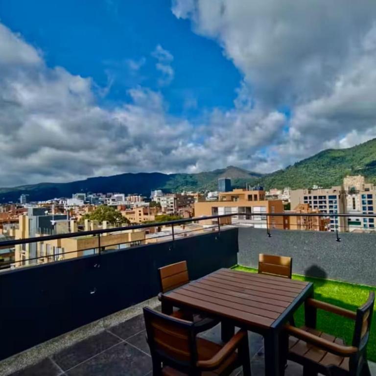 Modern studio apartment with rooftop, Chicó Norte - Apartamento de 1 dormitorio - 32
