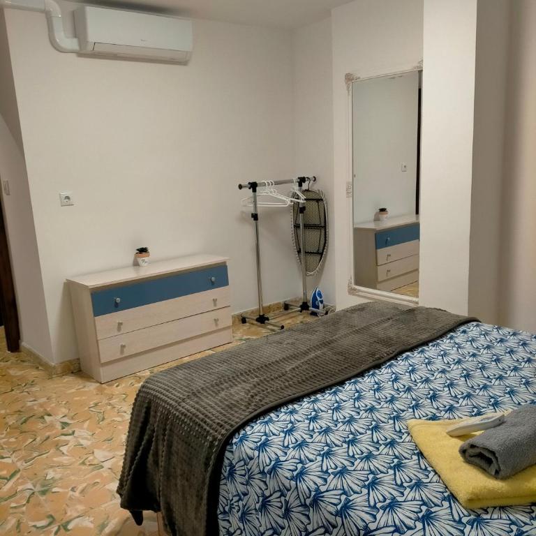 Desigual apartamento con 3 AC - Apartamento de 2 dormitorios con balcón - 13
