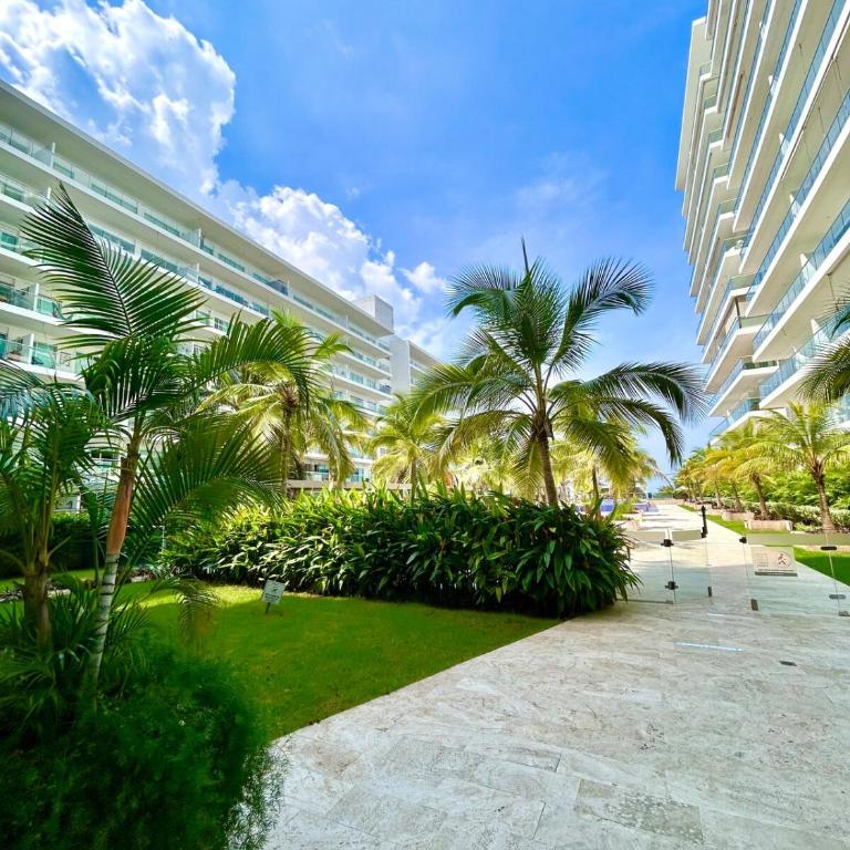 Apartamento con piscina gigante y acceso directo al mar - One-Bedroom Apartment with View - 14
