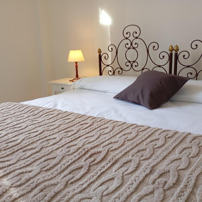 Repubblica Area Cagliari - Appartamento con 2 Camere da Letto - 80
