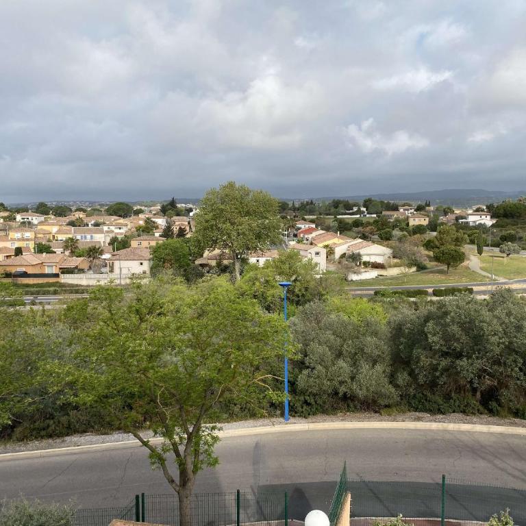 Studio rénové avec loggia et parking privatif - FR-1-553-306 - Studio - 14
