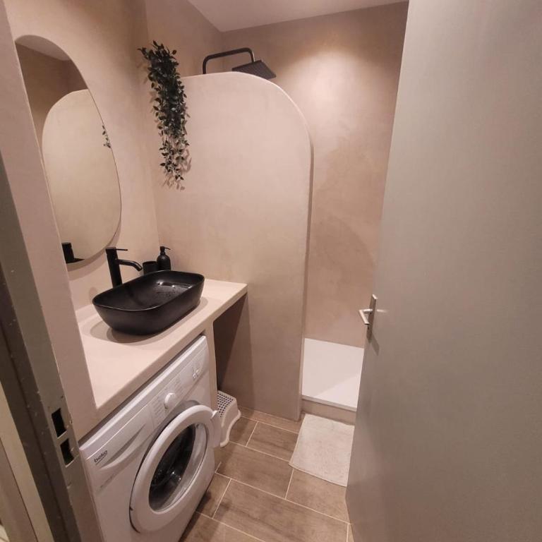 Le Nid du Vallon -studio- Plage & Piscine - One-Bedroom Apartment - 15