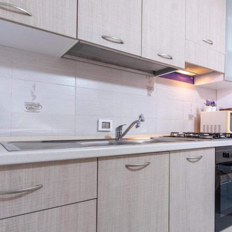 15 min to Historic Center, 5 min to Bus, Balcony - Appartamento con 2 Camere da Letto - 19