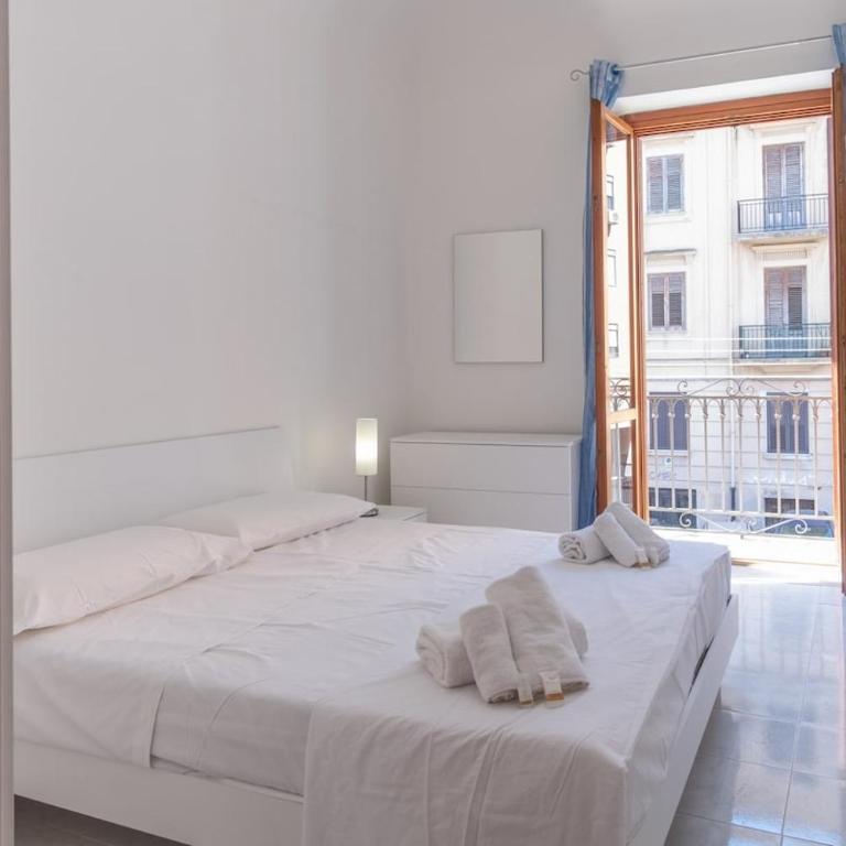 15 min to Historic Center, 5 min to Bus, Balcony - Appartamento con 2 Camere da Letto - 11