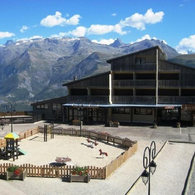 Studio cabine au pied des pistes avec balcon et parking gratuit, proche commerces - Auris en Oisans - FR-1-297-69 - Appartement (3 Adultes) - 16