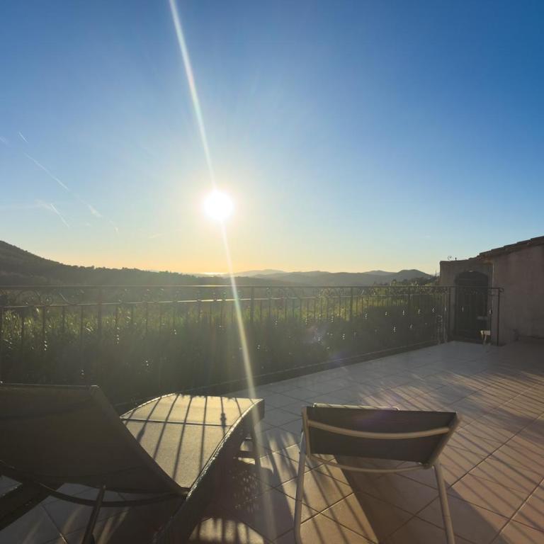 Joli cocon , terrasse, vue mer, piscine - Appartement 2 Chambres - 7