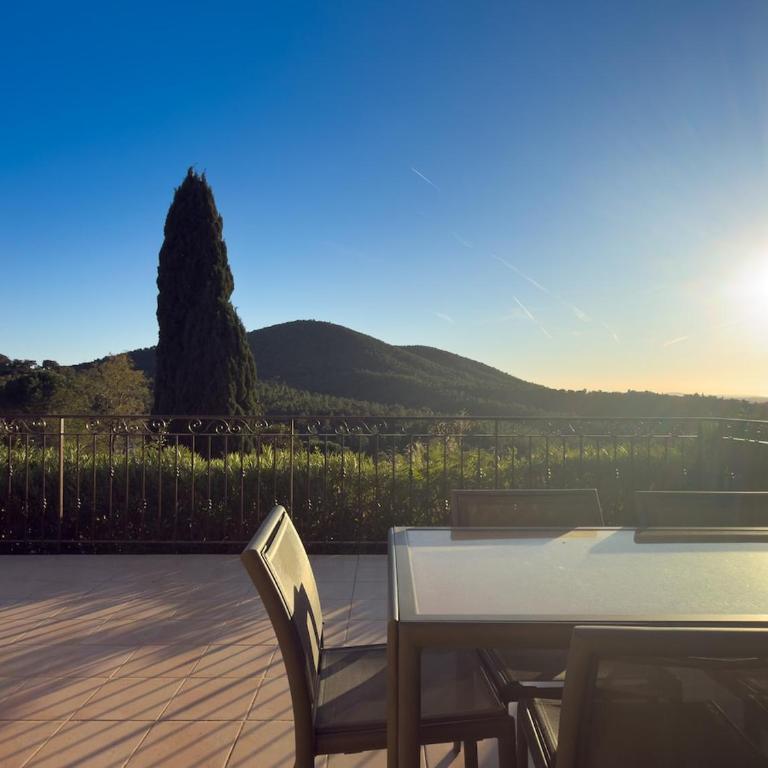 Joli cocon , terrasse, vue mer, piscine - Appartement 2 Chambres - 8