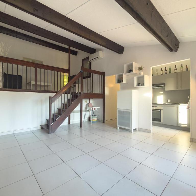 Joli cocon , terrasse, vue mer, piscine - Appartement 2 Chambres - 17