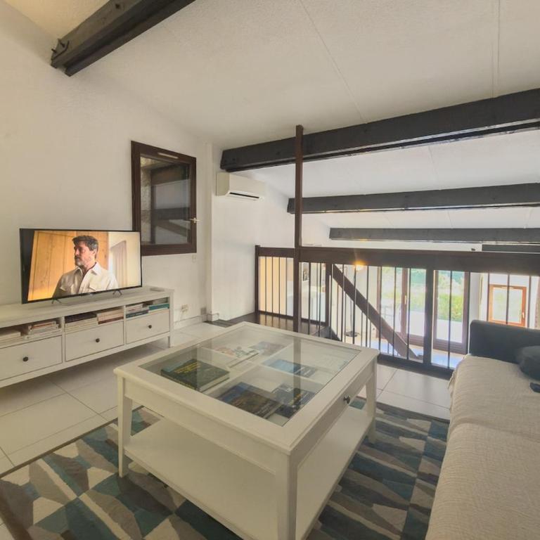 Joli cocon , terrasse, vue mer, piscine - Appartement 2 Chambres - 22