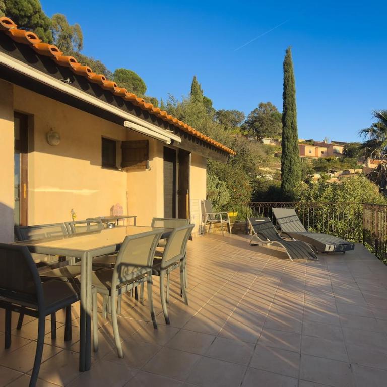 Joli cocon , terrasse, vue mer, piscine - Appartement 2 Chambres - 23