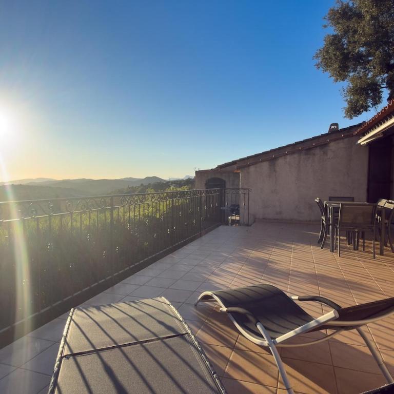 Joli cocon , terrasse, vue mer, piscine - Appartement 2 Chambres - 24