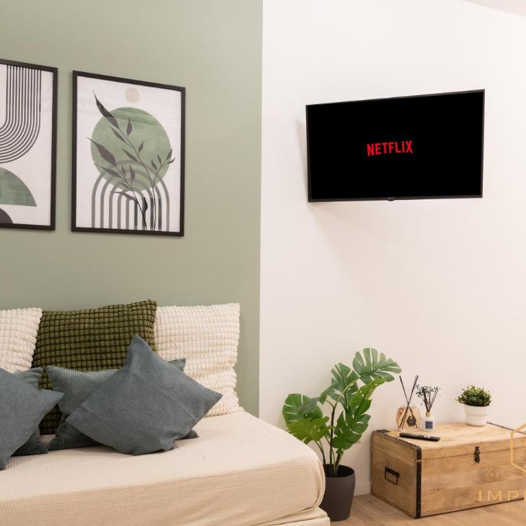Imperium Luxury Suites - 100mt to Metro A, 5 min to center, pvt bathroom, A-C - Appartamento Deluxe - 14