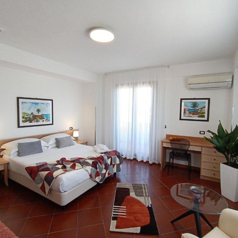 Best Western Hotel Martello - Junior Queen Suite with Sofa Bed and Terrace - Sea View/Non-Smoking - 2