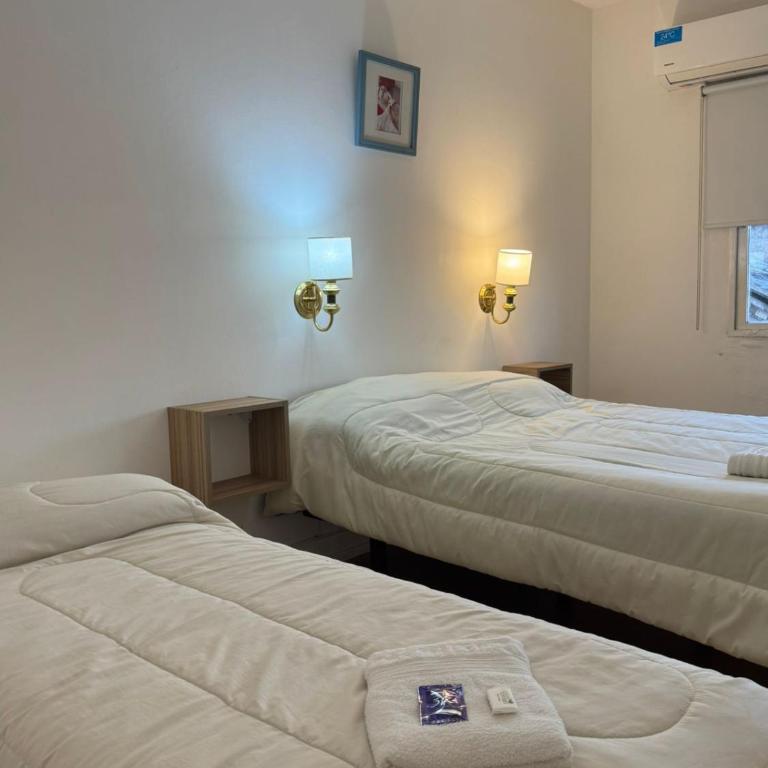 Hotel Plaza - Habitación Doble con baño privado - 2 camas - 2