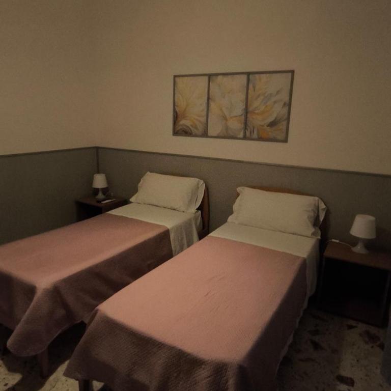 Civico 38 - Camera Familiare con Bagno Privato - 15