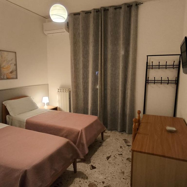 Civico 38 - Camera Familiare con Bagno Privato - 16