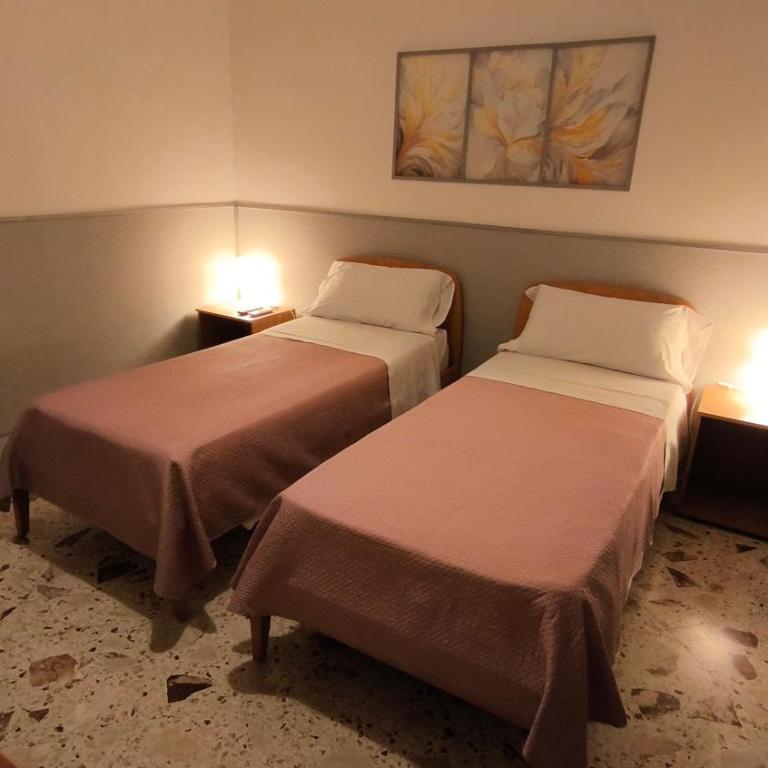 Civico 38 - Camera Familiare con Bagno Privato - 21