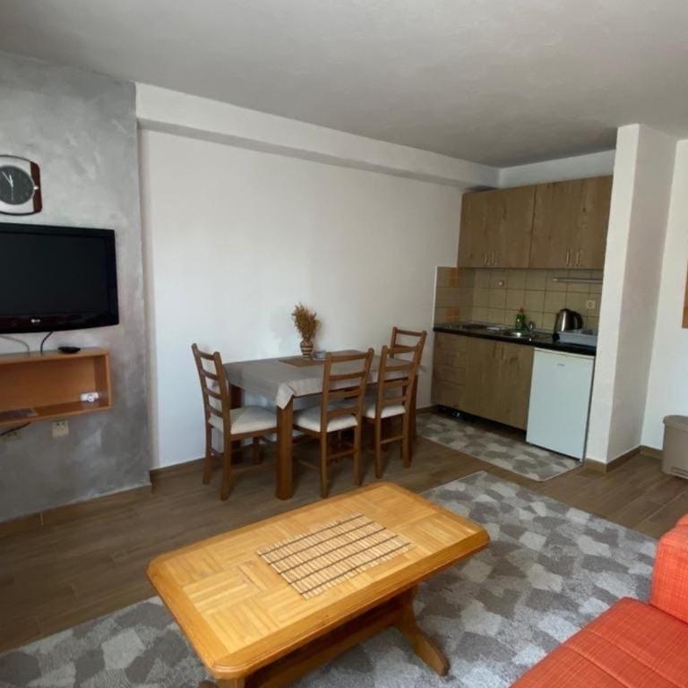 Apartmani Marija - One-Bedroom Apartment (5 Adults) - 3
