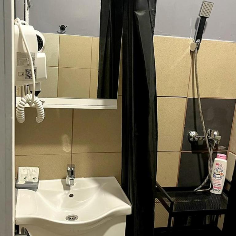 Guesthouse Kuca - Double Room with Private Bathroom - 8