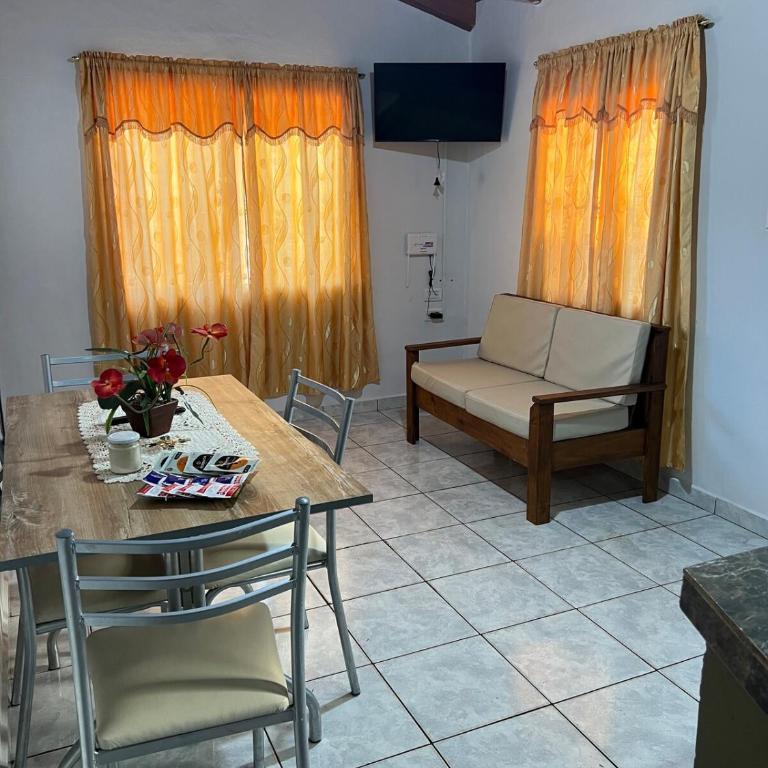 Hospedaje Arroyito - Casa de 2 dormitorios - 17