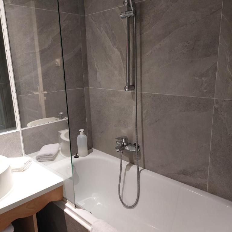 Charmant petit appartement a Disneyland ! - One-Bedroom Apartment - 4