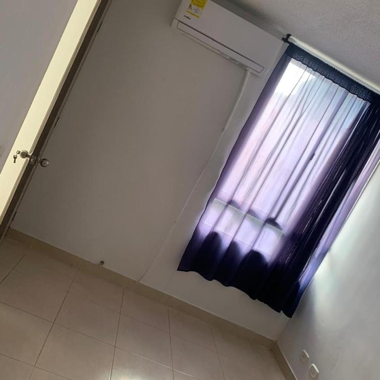 Apartamento amoblado en parque heredia - Three-Bedroom Apartment - 2