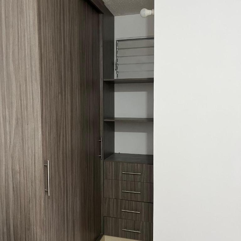 Apartamento amoblado en parque heredia - Three-Bedroom Apartment - 8