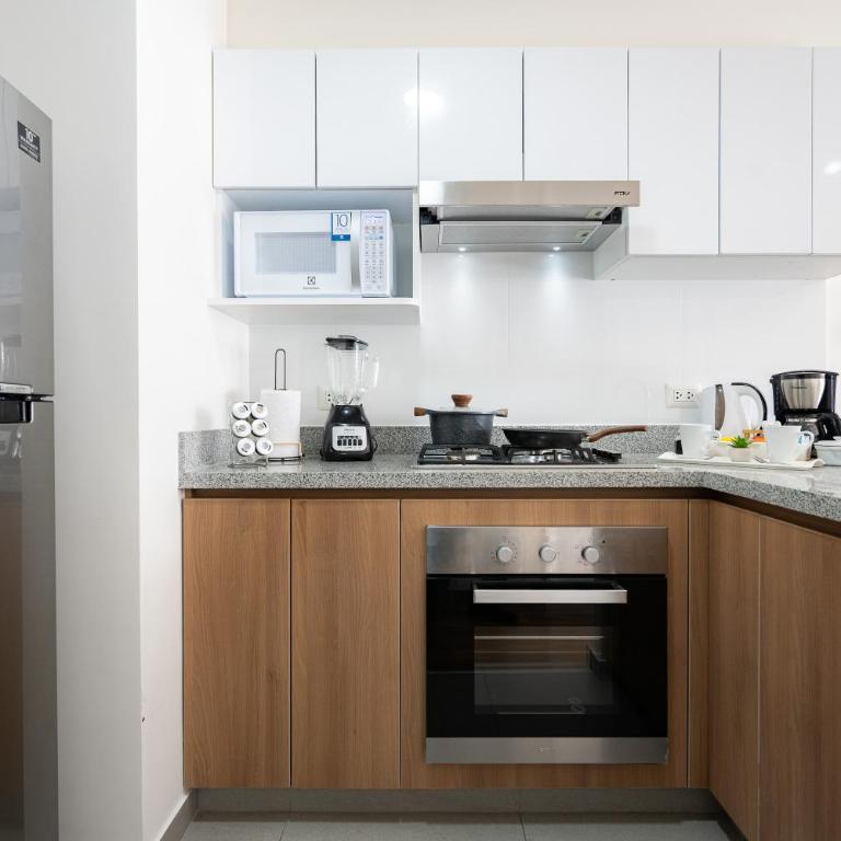 Aquilarias Apartments by Vibrant - One-Bedroom Apartment with City View - 2