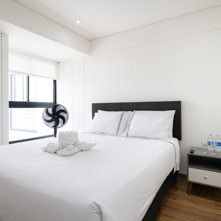 Aquilarias Apartments by Vibrant - One-Bedroom Apartment with City View - 3