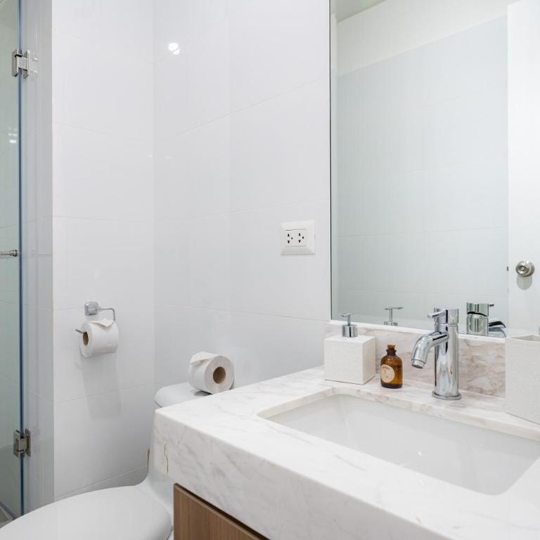 Aquilarias Apartments by Vibrant - One-Bedroom Apartment with City View - 4
