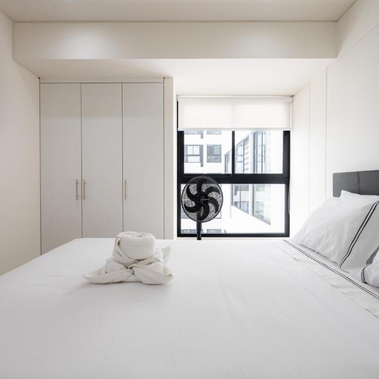 Aquilarias Apartments by Vibrant - One-Bedroom Apartment with City View - 6