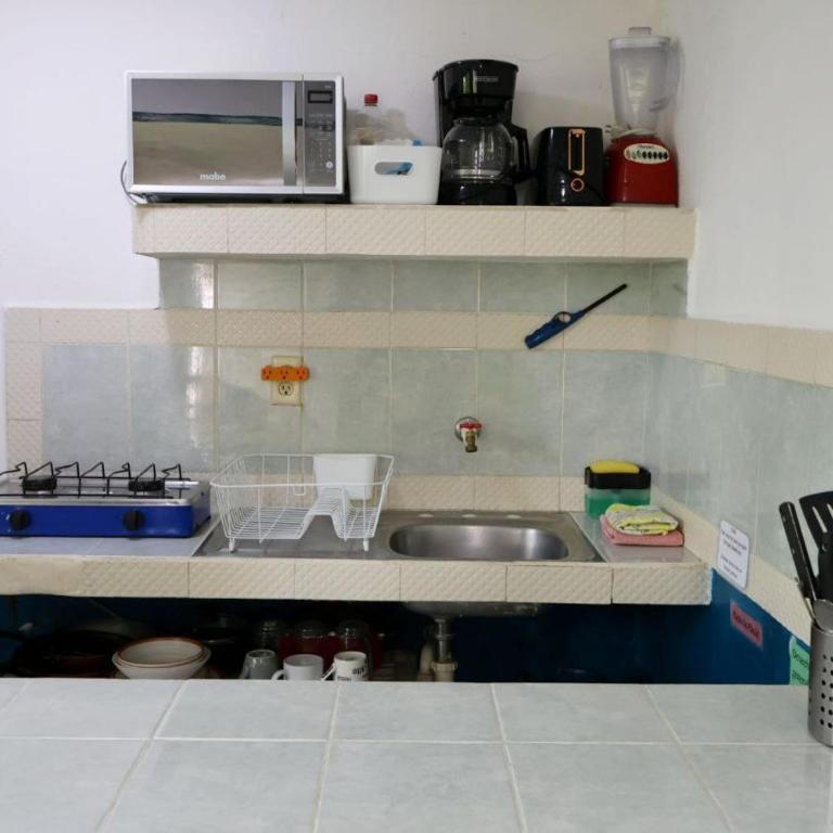 Comfy studio Yaxkin on downtown, 3 block away from sea and sunsets - Estudio - 22