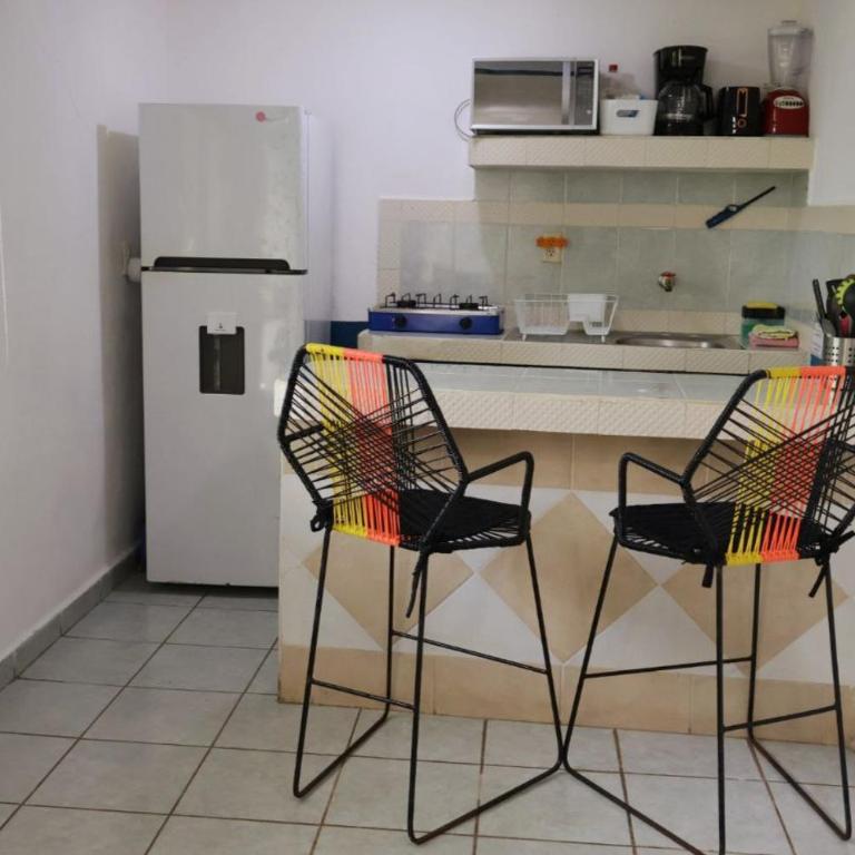 Comfy studio Yaxkin on downtown, 3 block away from sea and sunsets - Estudio - 32