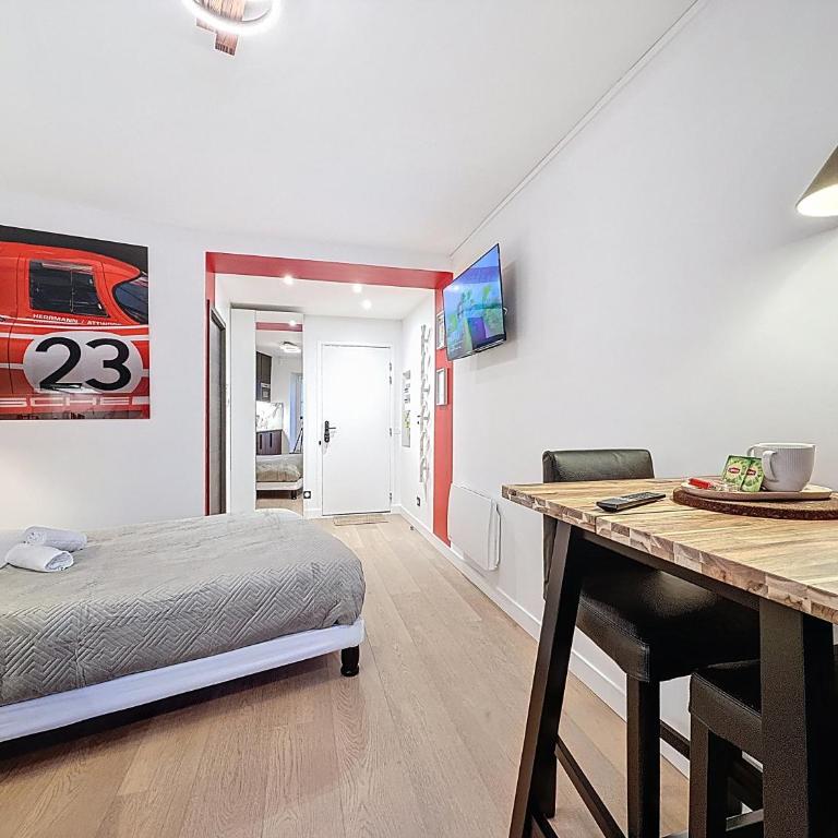 Le 917 - Studio - Netflix - One-Bedroom Apartment - 6