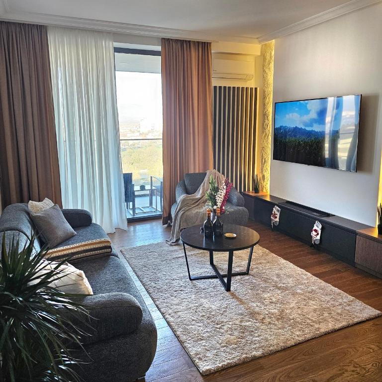 Riviera Suite - One-Bedroom Apartment - 1