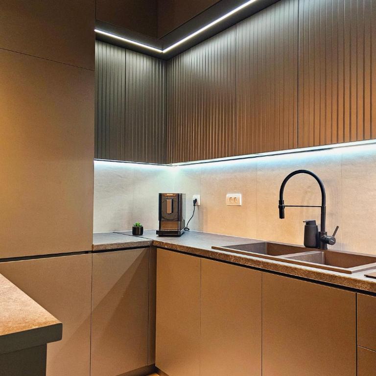 Riviera Suite - One-Bedroom Apartment - 11