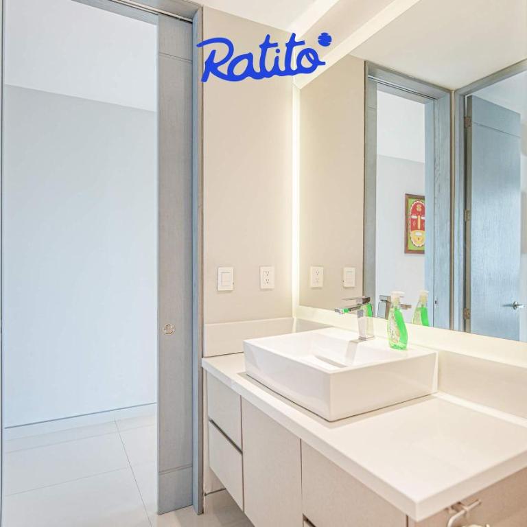4B Torre KU 2BR Sofa OceanViews Private Balcony - Apartment - 13