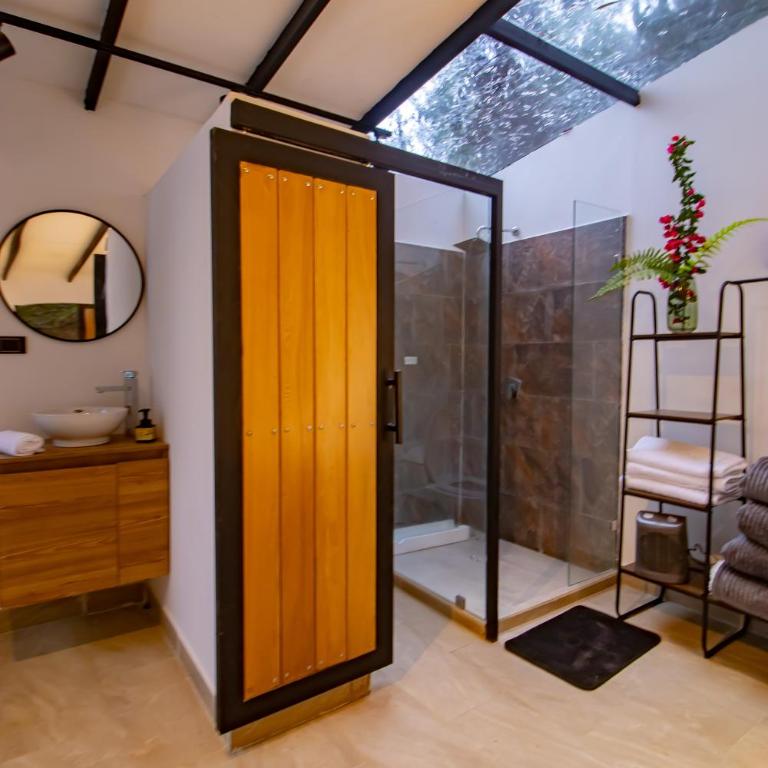 Mist CHALETS - Deluxe Family Room - 5