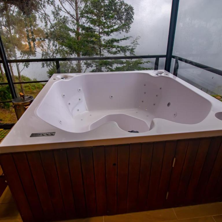 Mist CHALETS - Deluxe Family Room - 3