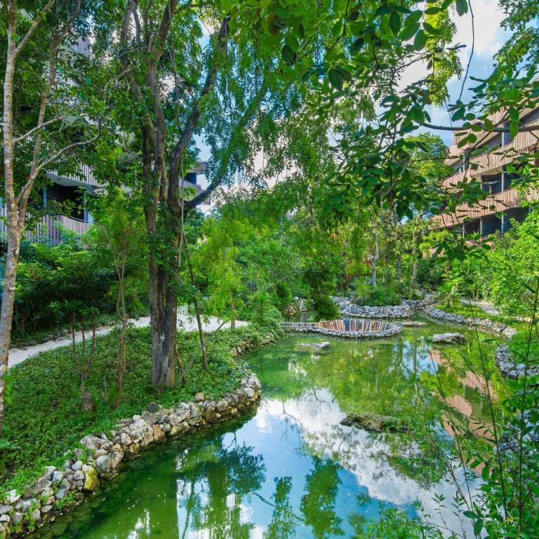 2BR Condo with Jacuzzi Near Habitas Beach - Apartment - 5