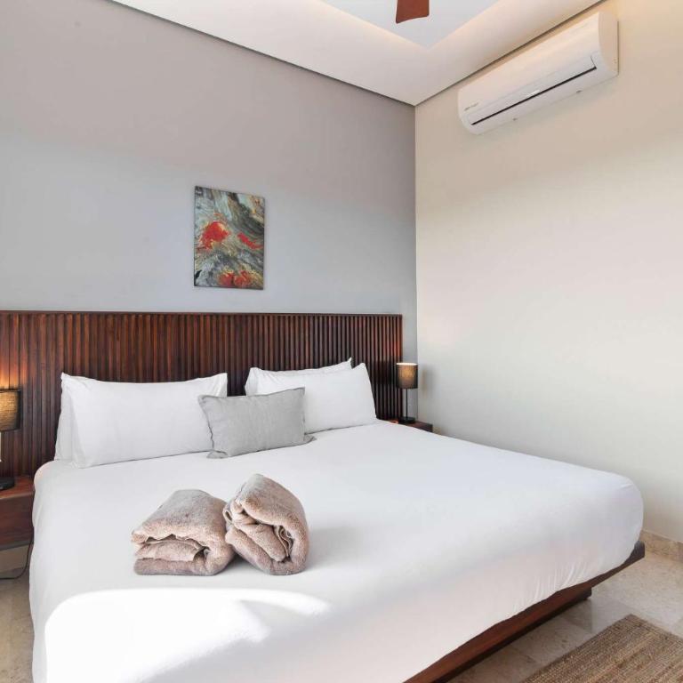 2BR Condo with Jacuzzi Near Habitas Beach - Apartment - 12