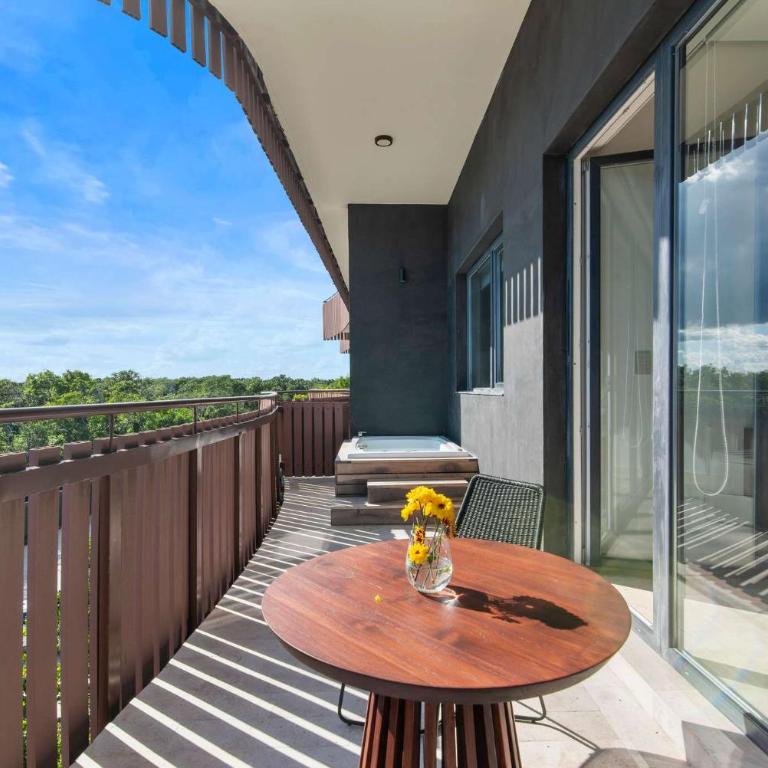 2BR Condo with Jacuzzi Near Habitas Beach - Apartment - 20