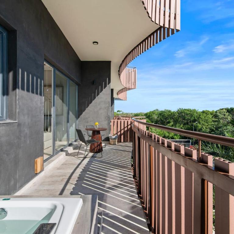 2BR Condo with Jacuzzi Near Habitas Beach - Apartment - 21