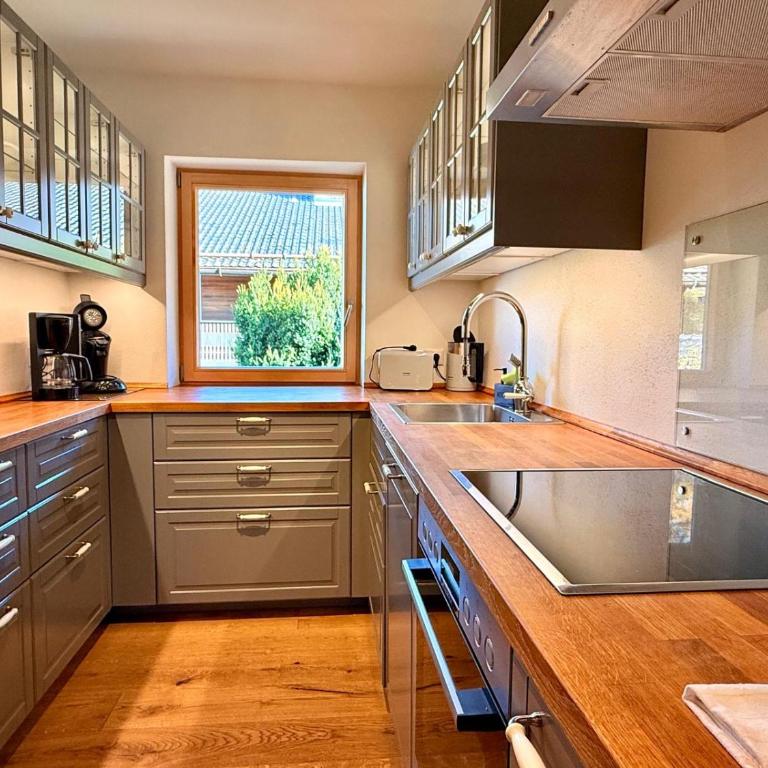FeWo Berg-Faszination - Two-Bedroom Apartment with Mountain View - 4