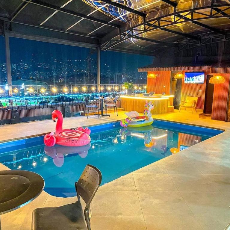 Alojamiento en Medellín con piscina privado, disponible Bad Bunny - PH8 - Casa de 3 dormitorios - 3