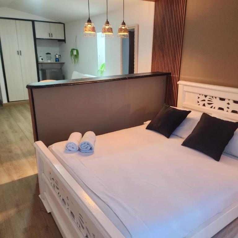 Lagoon & see view studio Cartagena - One-Bedroom Apartment - 13