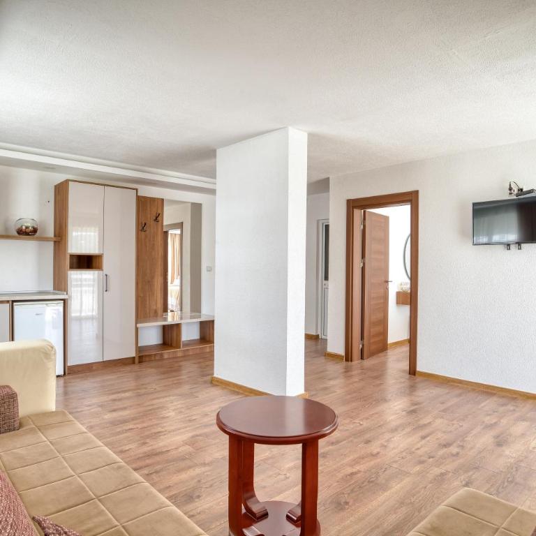 Aqua Lounge Aparthotel Ulcinj - Deluxe One-Bedroom Apartment - 22