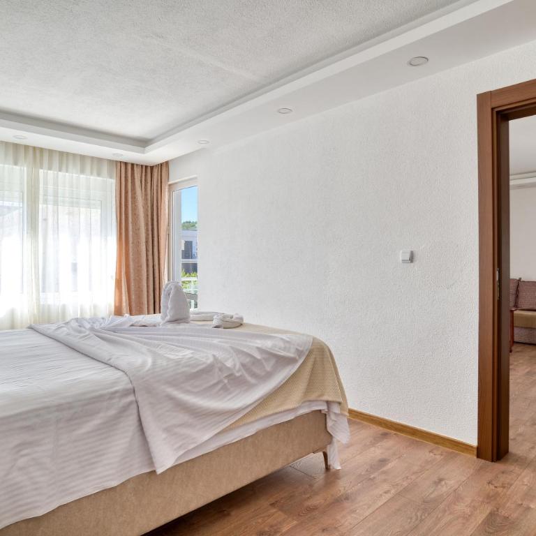 Aqua Lounge Aparthotel Ulcinj - Deluxe One-Bedroom Apartment - 18