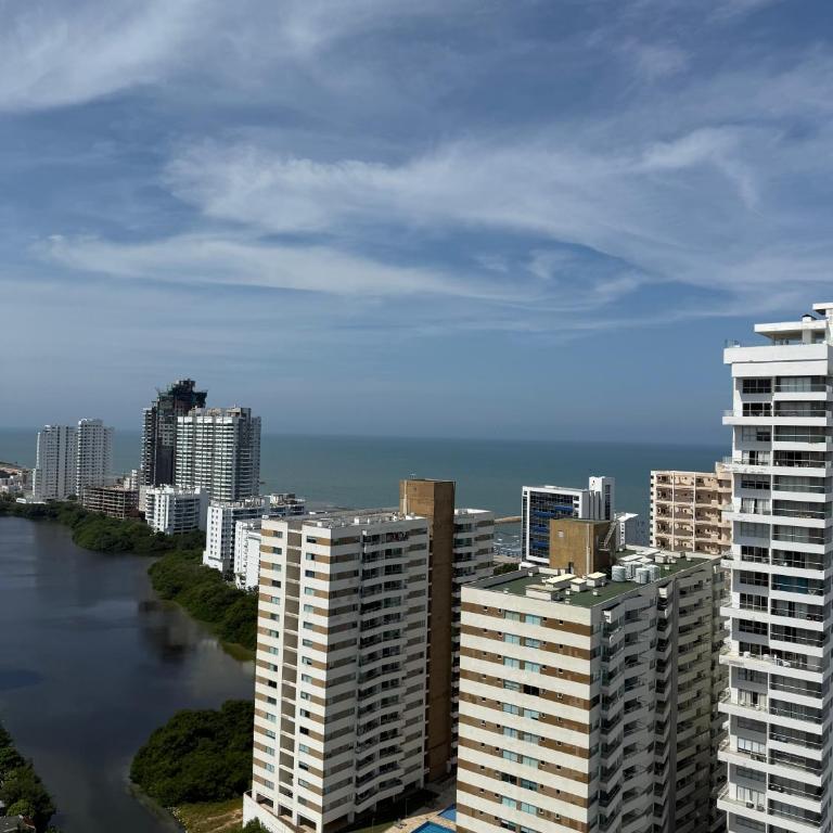 Apartamento en Cartagena - Three-Bedroom Apartment with View - 2