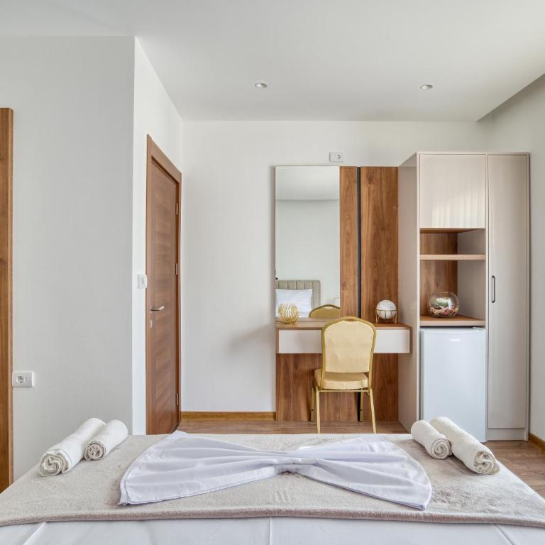 Aqua Lounge Aparthotel Ulcinj - Two-Bedroom Deluxe Apartment - 23